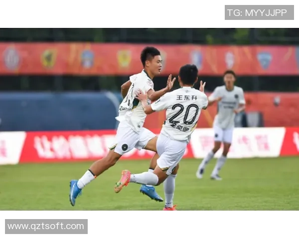 成都排球队以74分领跑奥运会积分榜展现强劲实力与团队合作精神