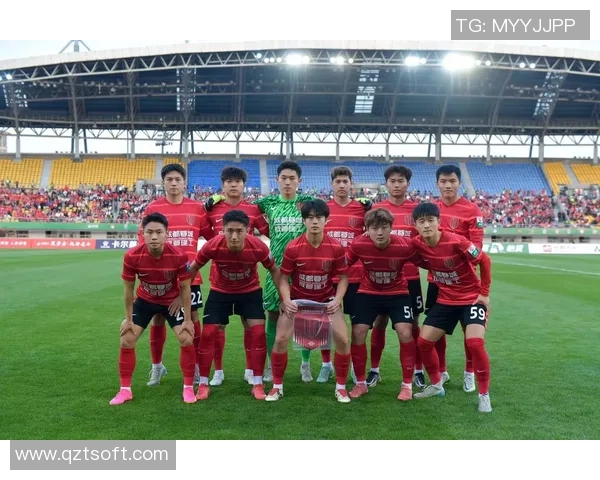 成都足球队的蜕变之旅:从草根到职业的奋斗与荣耀 成都足球队的蜕变之旅:从草根到职业的奋斗与荣耀